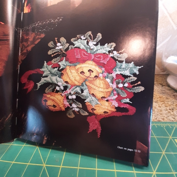 EUC MERRY CHRISTMAS ABC's - Picture 8 of 14